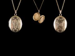Antique Mid Victorian 9ct Gold Oval Picture Locket