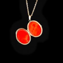 Vintage 9ct Gold Oval Picture Locket Open