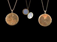 Large Vintage 9ct Gold Circular Picture Locket