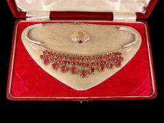 Antique Boxed 18ct Gold Ruby Fringe Necklace