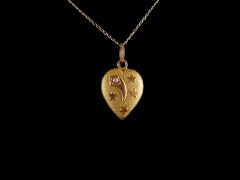Vintage 18ct Gold & Pearl Heart Pendant