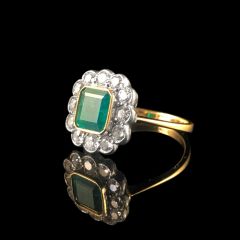 Vintage 18CT Gold Emerald and Diamond Daisy Ring - Side