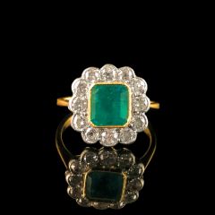 Vintage 18CT Gold Emerald and Diamond Daisy Ring
