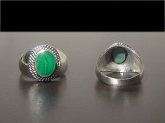 Vintage Silver & Green Agate Ring 